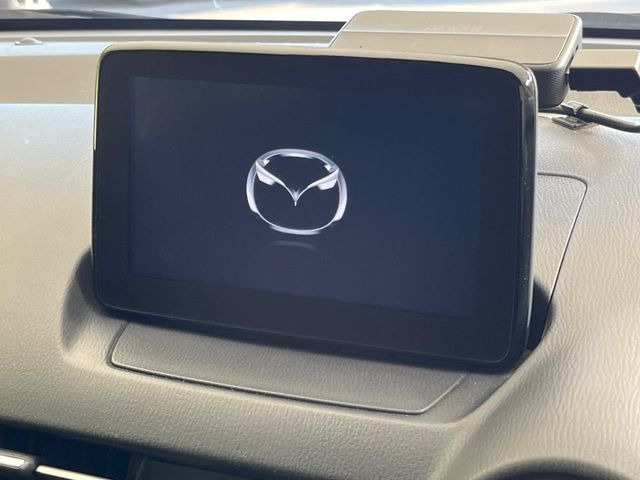 �y�}�c�_�R�l�N�g�i�r�z�ԓ��̕��͋C�Ƀ}�b�`������̌^�^�C�v�̃i�r�B�e����q�ݒ��Bluetooth�Đ����A�l�X�ȋ@�\���y���߂܂��B�����I�ȃ_�C�������삪�\�ŁA�g��������ǍD�ł��B