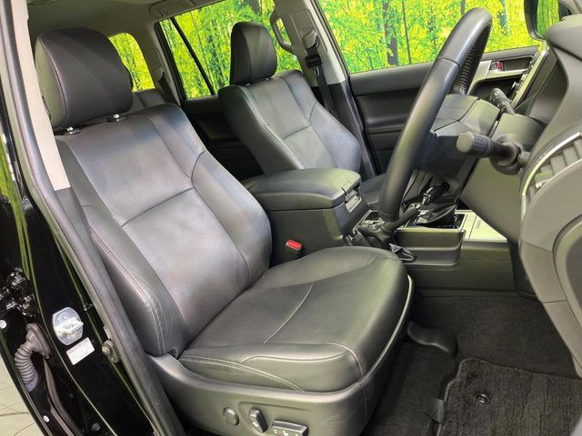 【パワーシート】スイッチ一つで簡単にシートの微調整が可能!電動だから力もいりません!快適なシートポジションにセットして、快適なドライブをお楽しみください。