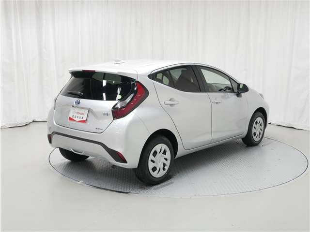 アクア1.5 G E-Four 4WD