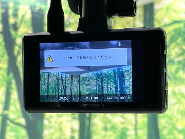 【ドライブレコーダー】安心・安全なカーライフに必須のドライブレコーダーを装備!走行中はもちろん、あおり運転や事故に遭遇した際の状況も映像で記録し、万一のリスクに備えます。