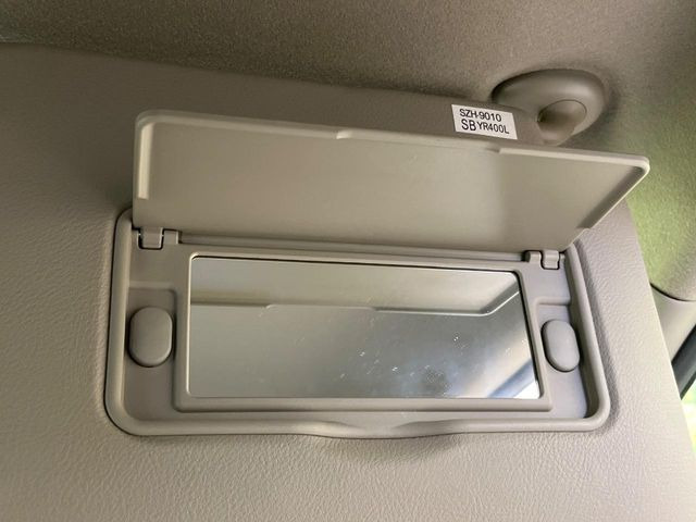 �y�o�j�e�B�~���[�z�T���o�C�U�[���ɐݒu���ꂽ�~���[�Őg�����Ȃ݃`�F�b�N!������Ƃ������C�N�����ɂ����􂵂܂���