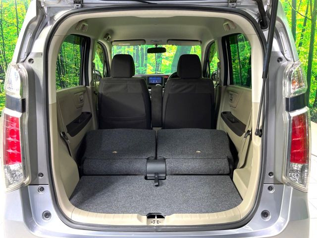 ���i�̂���������ʋ΁A���}���ɏ\���ȉ׎��X�y�[�X���m�ۂ��Ă���܂��B�Z�J���h�V�[�g��|���ƁA�傫�ȉו��̐ύڂ��\�ł���