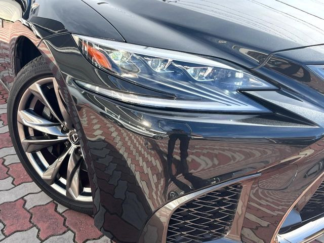 �y�O��LED�w�b�h���C�g�z�X�^�C���b�V���Ȍ����ڂ̎O��LED�w�b�h���C�g�𑕔���X�^�C�������łȂ��A��Ԃ̑��s�����E�ǍD�ň��S���Ă���肢�������܂��B