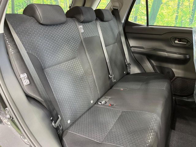 ���i���ȃI���W�i���t���A�}�b�g���I�v�V�����ɂĂ��p�ӂ��Ă���܂��B���D���ȃf�U�C����J���[�����Ԃɍ��킹�đI��ł����������Ƃ��ł��܂���