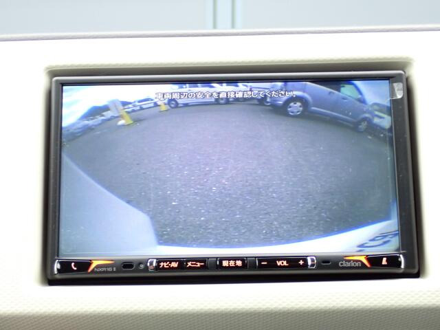 バックカメラ装備しております。駐車時に大変役に立ちますよ♪駐車が苦手な方にも便利機能です♪