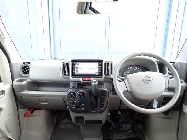 �C���p�l�摜�ɂȂ�܂��B�ԓ��͐��Ǝ҂ɂĎ����N���[�j���O�{�H�ς݂Ȃ̂ŁA��ϐ����ł��B