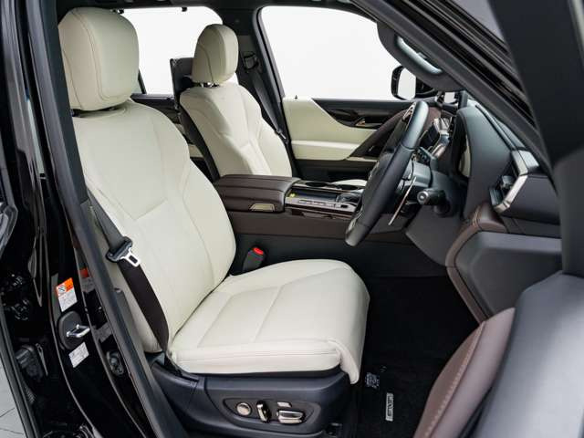 【 お客様のカーライフをサポート 】わたくしたちが目指すのはお客様との長いお付き合い。決して無理せず、無理させず。リセールを意識することで、リズムよくお車を乗り次いでいけるようお手伝い致します。