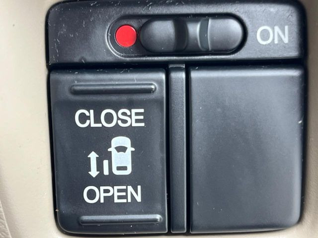 �y�p���[�X���C�h�h�A�z�X�}�[�g�L�[��^�]�Ȃ̃X�C�b�`�ŃX���C�h�h�A�̊J���\���d��������͂����ăh�A���J����K�v�������A���������q�l�ł��A�d���ו��������Ă��鎞�����N�ɊJ���߂ł��܂���