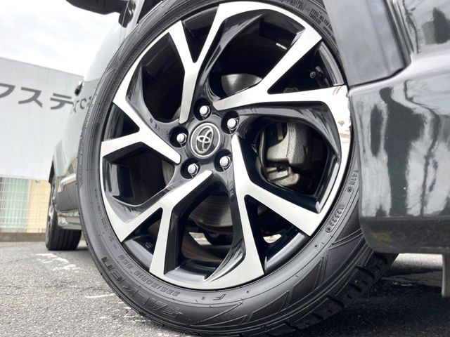 �y����18�C���`�A���~�z�C�[���z�O�ςɃ}�b�`���������A���~�z�C�[���𑕒����Ă���܂��B�e��ЊO�A���~�z�C�[����A�X�^�b�h���X�^�C�����戵�����Ă���܂��B���񂲑��k����������