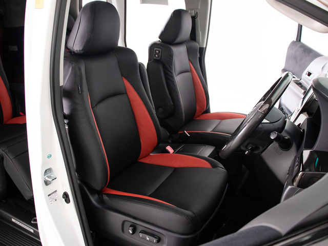 弊社にて新品黒x赤コンビ本革シートに張り替え済み!他の車とは被らない1台を是非ご検討ください!