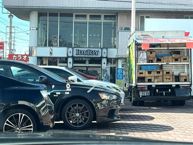 �y�J���[�w�b�h�A�b�v�f�B�X�v���C�z���݂̑��x�⑖�s�����f�W�^���\���ŉ^�]�ȑO���̃K���X�ɓ��e!�J���[�t���Ŏ��F���������A�^�]���ڐ������炳���K�v�ȏ����m�F�ł���̂łƂ��Ă��֗��ň��S!