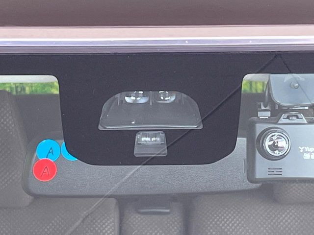 �y�V�e�B�u���[�L�A�N�e�B�u�V�X�e���z�ᑬ���s���ɑO���̎ԗ�����F�����A�Փ˂������Ȏ��͌x��ƃu���[�L�ŏՓˉ���Ɣ�Q�y�����A�V�X�g�B�����S�Ƀh���C�u�����y���݂��������܂��B