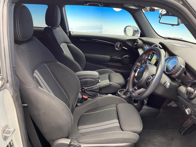 ���V�[�g�̎g�p��:�j��E�ւ�������Ȃ��A�����̒ʂ肫�ꂢ�ȏ�Ԃ��ێ����Ă���܂��B�܂��A�����N���[�j���O�E�R�[�e�B���O�����p�����������܂��B