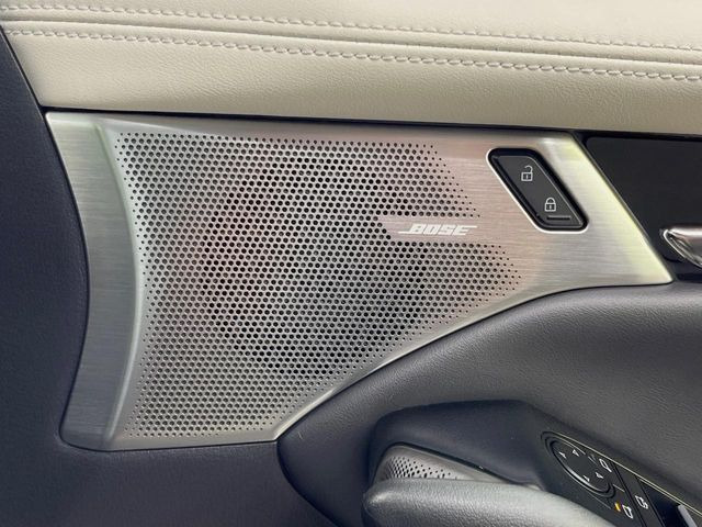 �yBOSE�T�E���h�V�X�e���z���[�J�[�I�v�V�����̍��i�ʃT�E���h�V�X�e���𓋍ځB��p�̃`���[�j���O���{���ꂽ�召�l�X�ȃX�s�[�J�[����ǎ��ȃT�E���h���t�ł��A�Տꊴ���ӂ�鉹����Ԃ����o���܂��B