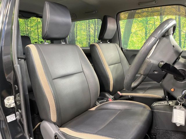 �y�n�[�t���U�[�V�[�g�z�������ƍ���S�n�𗼗������l�C�̃V�[�g���w�ʁE���ʂ̃t�@�u���b�N�f�ނ́A�ʋC���̗ǂ��⊊��ɂ����ɗD��Ă��܂��B�C���╞���ɍ��E���ꂸ���K�ɂ���肢�������܂��B