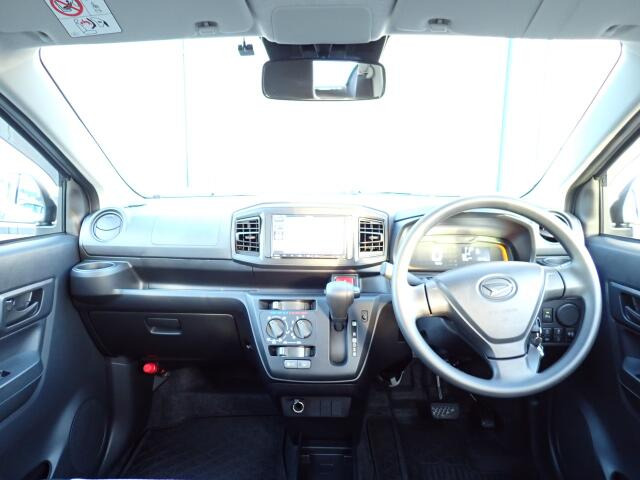 �C���p�l�摜�ɂȂ�܂��B�ԓ��͐��Ǝ҂ɂĎ����N���[�j���O�{�H�ς݂Ȃ̂ŁA��ϐ����ł��B