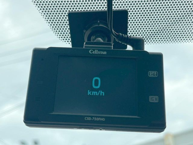 �y�h���C�u���R�[�_�[�z���S�E���S�ȃJ�[���C�t�ɕK�{�̃h���C�u���R�[�_�[�𑕔�!���s���͂������A������^�]�⎖�̂ɑ��������ۂ̏󋵂��f���ŋL�^���A����̃��X�N�ɔ����܂��B