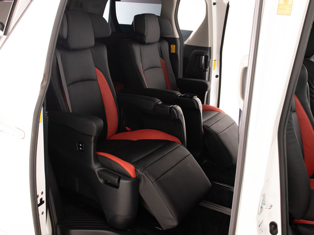 ★エグゼクティブシート★電動リクライニング、オットマン、大型ヘッドレスト完備!