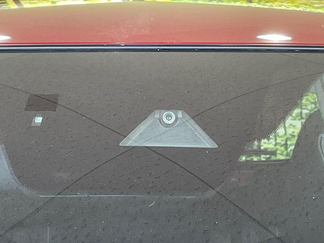 �y�X�}�[�g�V�e�B�u���[�L�T�|�[�g�z�ᑬ���s���ɑO���̎ԗ�����F�����A�Փ˂������Ȏ��͌x��ƃu���[�L�ŏՓˉ���Ɣ�Q�y�����A�V�X�g�B�����S�Ƀh���C�u�����y���݂��������܂��B