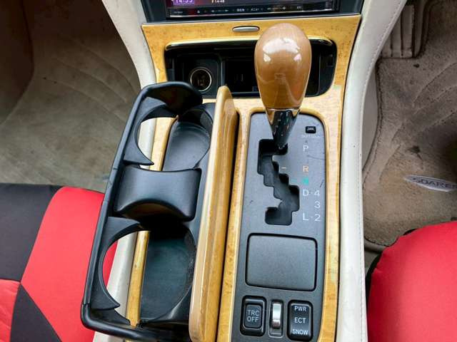 �C�ɂȂ邨�Ԃ�����܂�����E�̓d�b�ԍ����璼�ڂ��X�ɂ��₢���킹���������B�x�����@����ԗ����A��Ԃ܂łȂ�ł������������Ē����܂��B�X�^�b�t�ꓯ���A�����҂����Ă���܂��B