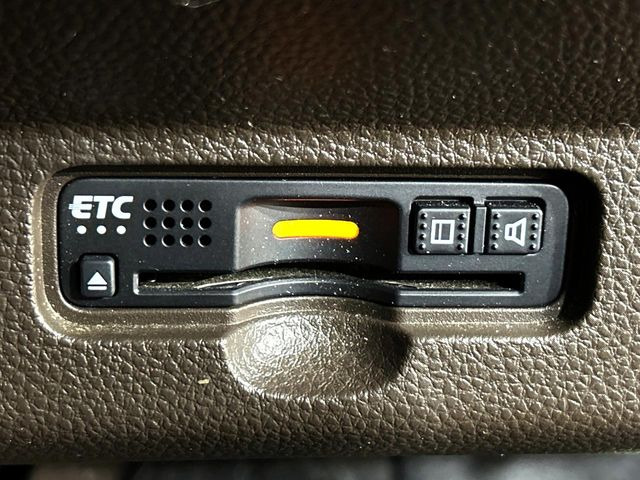 【ETC】高速道路の料金所をストレスなく通過!話題のスポットやサービスエリアに多い「スマートIC」利用時は必須のアイテムです。当店でセットアップを実施、ご納車当日からすぐにご利用いただけます!