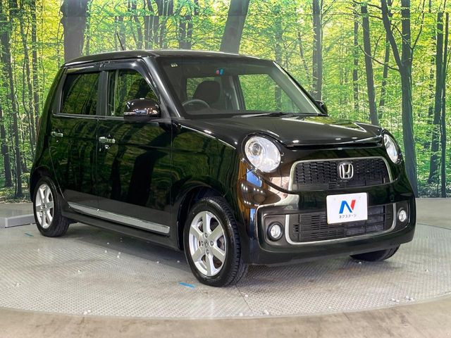 高透明度のガラス皮膜で撥水はもちろん、上質なツヤ・光沢を実現。紫外線や酸性雨から大切な愛車を保護し、色あせ・劣化を防止。「弾スプラッシュコート」、「弾プリミッサコート」からお選びいただけます。