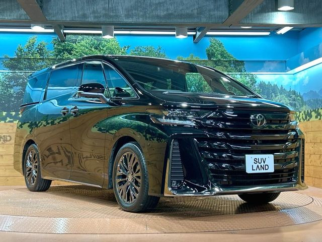 高透明度のガラス皮膜で撥水はもちろん、上質なツヤ・光沢を実現。紫外線や酸性雨から大切な愛車を保護し、色あせ・劣化を防止。「弾スプラッシュコート」、「弾プリミッサコート」からお選びいただけます。