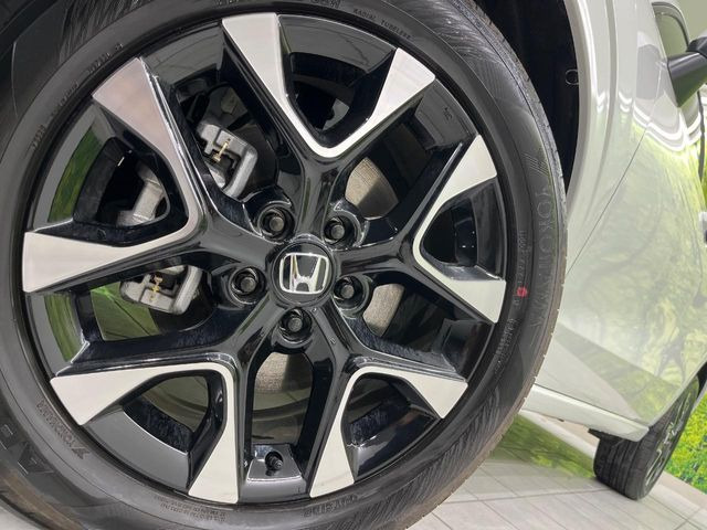 �y����18�C���`�A���~�z�C�[���z�O�ςɃ}�b�`���������A���~�z�C�[���𑕒����Ă���܂��B�e��ЊO�A���~�z�C�[����A�X�^�b�h���X�^�C�����戵�����Ă���܂��B���񂲑��k����������