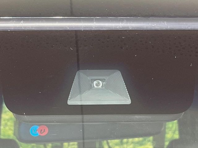 �y�z���_�Z���V���O�z���s���ɑO���̎ԗ�����F�����A�Փ˂������Ȏ��͌x��ƃu���[�L�ŏՓˉ���Ɣ�Q�y�����A�V�X�g�B�����S�Ƀh���C�u�����y���݂��������܂��B