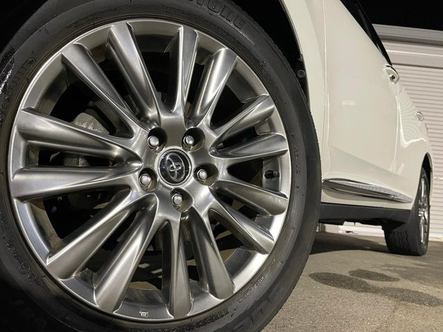 �y����18�C���`�A���~�z�C�[���z�O�ςɃ}�b�`���������A���~�z�C�[���𑕒����Ă���܂��B�e��ЊO�A���~�z�C�[����A�X�^�b�h���X�^�C�����戵�����Ă���܂��B���񂲑��k����������