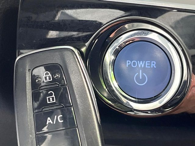 �y�X�}�[�g�L�[�z�J�o����|�P�b�g�ɓ��ꂽ�܂܂ł��h�A�̎{���E�������\�ȃX�}�[�g�L�[�𑕔��B�G���W���̃I���E�I�t�����J�M�����o���K�v����������Ƃ��Ă��֗��ł���