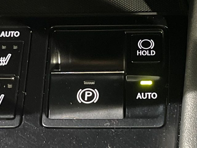 �y�I�[�g�u���[�L�z�[���h�z�M���҂���a�؂Œ�Ԏ��Ƀu���[�L���瑫�𗣂��Ă��A��~��Ԃ�ێ����Ă���܂��B�O�i����Ƃ��̓A�N�Z���𓥂߂Ύ����ŉ��������̂ň��S��X���^�]���y�ɂȂ�܂���