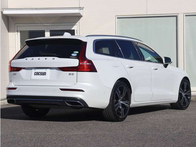 �G���W���I�C���̓t�����X��MOTUL(���`���[��)���g�p���Ă��܂��B�V���{���{�e���f���ɓK������قȂ�S�x�̃I�C�������p�ӂ��Ă��܂��B