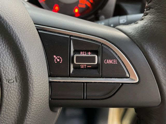 �y�N���[�Y�R���g���[���z�������H�����N���N���s�B�A�N�Z���𗣂��Ă���葬�x�ő��s���ł��A�������^�]���̕��S���y��!�����E�������ȒP�ȃX�C�b�`����Œ����ł��܂��B