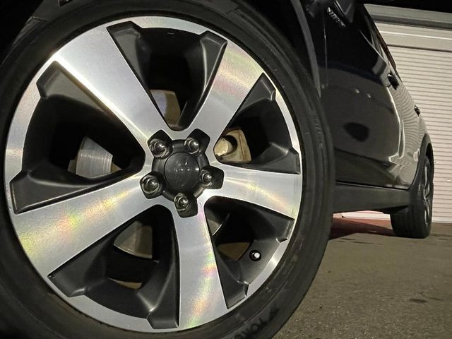 �y����17�C���`�A���~�z�C�[���z�O�ςɃ}�b�`���������A���~�z�C�[���𑕒����Ă���܂��B�e��ЊO�A���~�z�C�[����A�X�^�b�h���X�^�C�����戵�����Ă���܂��B���񂲑��k����������