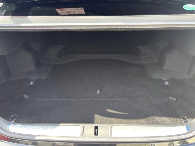 ���i�̂���������ʋ΁A���}���ɏ\���ȉ׎��X�y�[�X���m�ۂ��Ă���܂��B