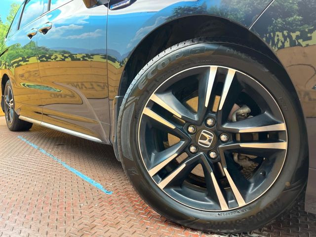 �y����17�C���`�A���~�z�C�[���z�O�ςɃ}�b�`���������A���~�z�C�[���𑕒����Ă���܂��B�e��ЊO�A���~�z�C�[����A�X�^�b�h���X�^�C�����戵�����Ă���܂��B���񂲑��k����������