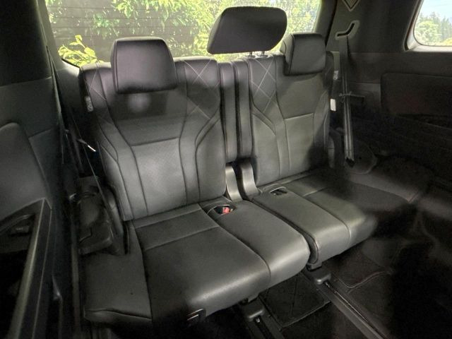 3列目シートはもちろん状態良好☆大人でもゆったりと座って頂けますので、大人数でのお出かけもラクラクです♪ご家族で、気の知れた仲間で、ドライブに行くのが楽しみですね♪