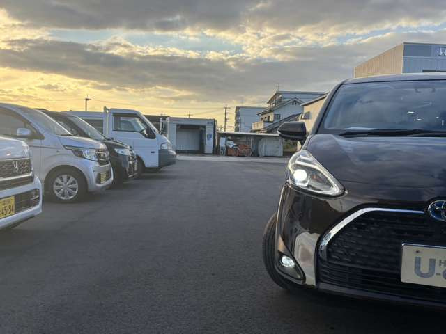 シエンタハイブリッド 1.5 ファンベース G クエロ