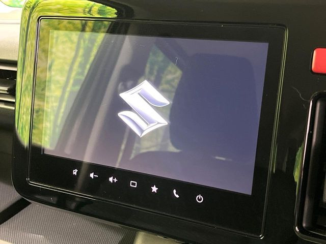 【純正ナビ】人気の純正ナビを装備しております。ナビの使いやすさはもちろん、オーディオ機能も充実!キャンプや旅行はもちろん、通勤や買い物など普段のドライブも楽しくなるはず♪