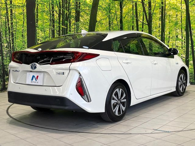 ☆全国のネクステージからお取り寄せが可能※!遠方の店舗に展示してあるクルマが気になる場合も、最寄りの店舗でご覧いただくことが可能です!是非私たちに要望をお聞かせください!※別途費用