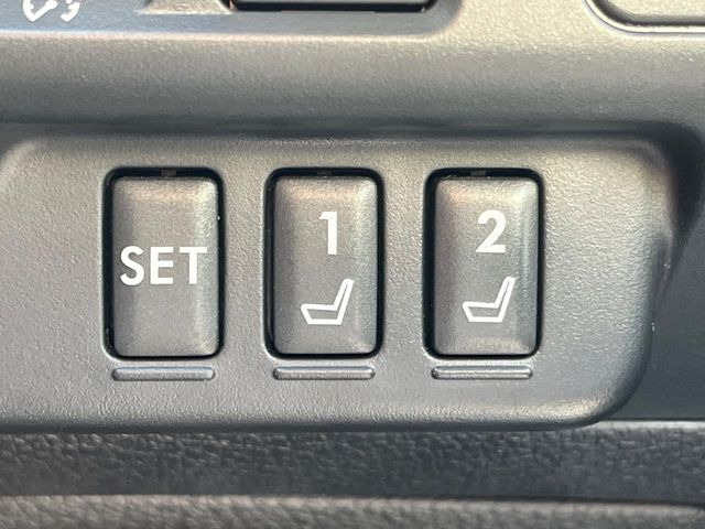 【メモリー機能付きパワーシート】ドライバーごとに設定したシート位置を記憶して、ボタン一つで切り替えできる便利な機能!運転する方が複数名いらっしゃるご家庭におすすめです♪