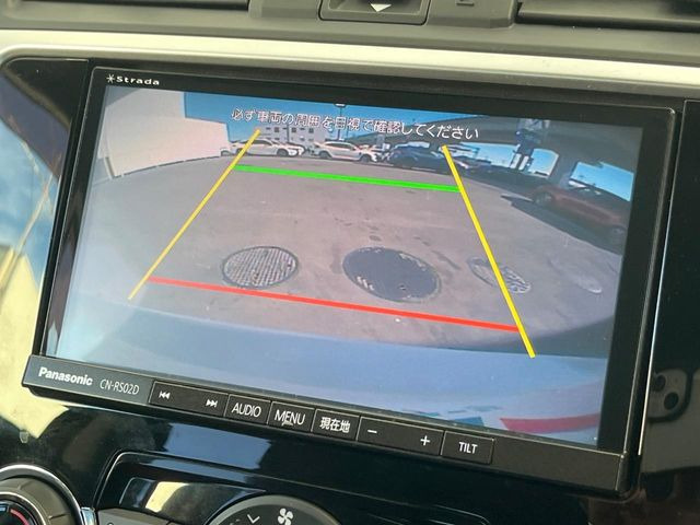 【バックカメラ】駐車時に後方がリアルタイム映像で確認できます。大型商業施設や立体駐車場での駐車時や、夜間のバック時に大活躍!運転スキルに関わらず、今や必須となった装備のひとつです!