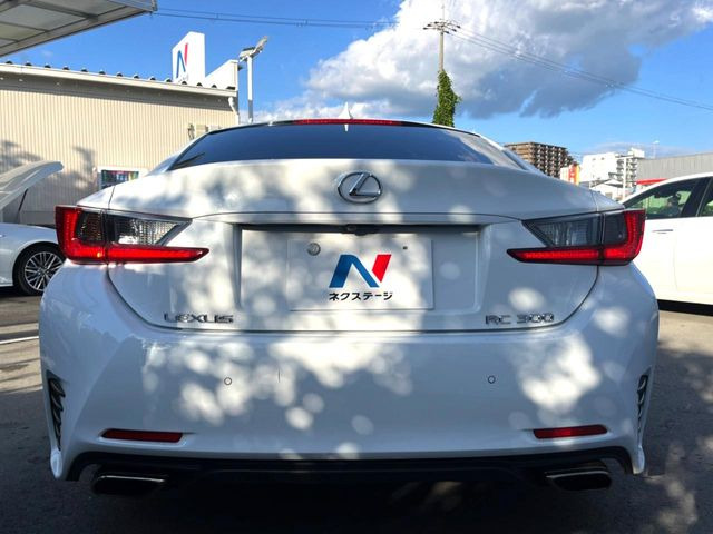 安心の最長10年・走行無制限保証(有償)をご用意。保証内容も充実はもちろん、無料点検&オイル交換や、年中無休の全国・24時間ロードサービスも付帯されておりますのでご安心下さい。