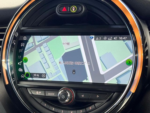 �������i�r:��̊��̂���i�r�́A����������ԓ������o���Ă���܂��B�I�[�f�B�I�@�\���[�����Ă���܂��̂ŁA�^�]�����y���߂܂���