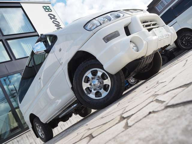 ���Ԃ̏�ԂŋC�ɂȂ镔�����������܂�����A���[���ɂČf�ڒ��ȊO�̉摜�⓮��������肷�邱�Ƃ��\�ł�!�J�[�Z���T�[�o�R�ɂĂ��₢���킹�������A���ڃ��[��:world_clovercars@yahoo.co.jp�܂ł��A����������