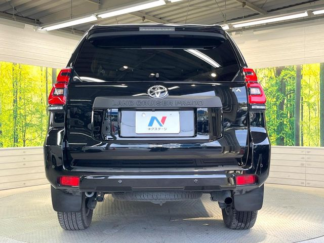 安心の最長10年・走行無制限保証(有償)をご用意。保証内容も充実はもちろん、無料点検&オイル交換や、年中無休の全国・24時間ロードサービスも付帯されておりますのでご安心下さい。