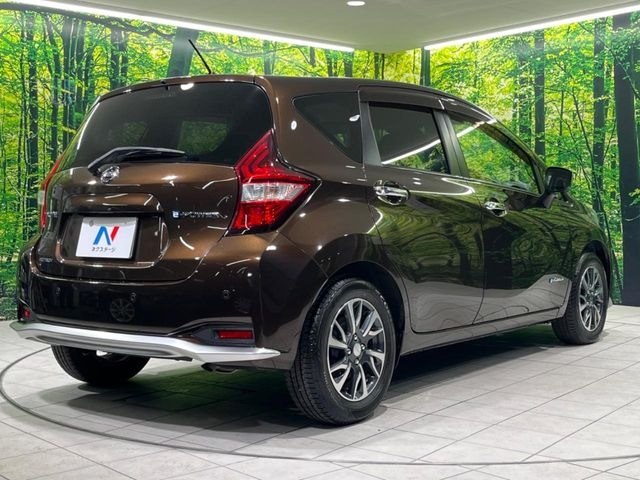 ☆全国のネクステージからお取り寄せが可能※!遠方の店舗に展示してあるクルマが気になる場合も、最寄りの店舗でご覧いただくことが可能です!是非私たちに要望をお聞かせください!※別途費用