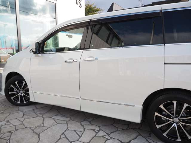 また、修復歴や過去の状態などを気にされる場合は、第三者機関AISによる厳しいチェックを行うことも可能です!評価書も発行できますのでお気軽にお申し付け下さい!