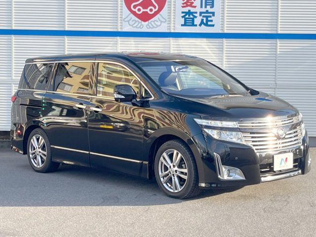 高透明度のガラス皮膜で撥水はもちろん、上質なツヤ・光沢を実現。紫外線や酸性雨から大切な愛車を保護し、色あせ・劣化を防止。「弾スプラッシュコート」、「弾プリミッサコート」からお選びいただけます。